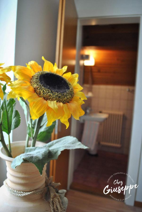 Auberge De Ballens ภายนอก รูปภาพ
